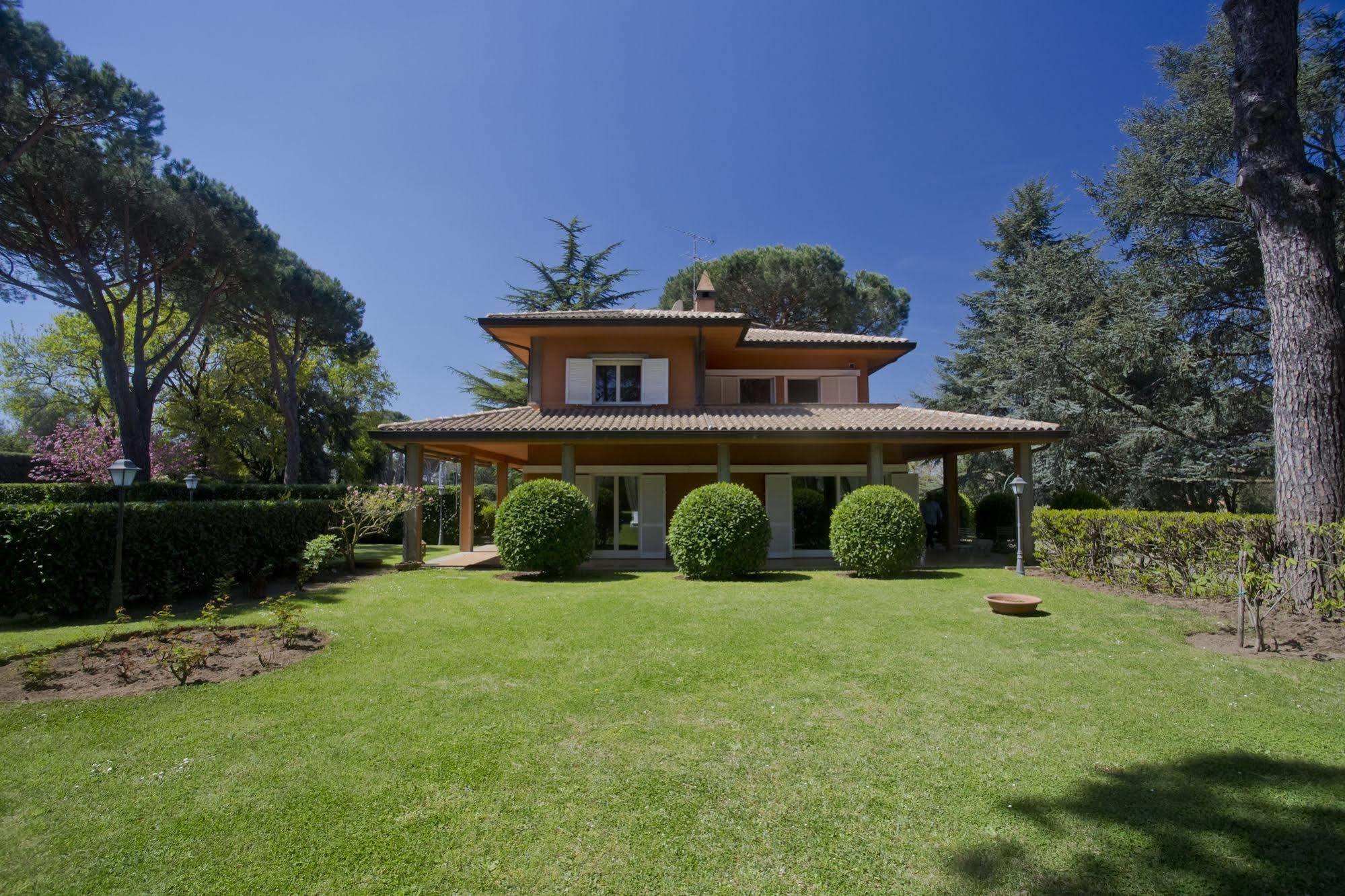 Via Pierre Villa Ciampino Buitenkant foto
